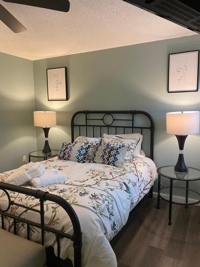 Hhi Homes- Newly Renovated Cozy Modern Pet-friendly Villa-ideal Location Villa