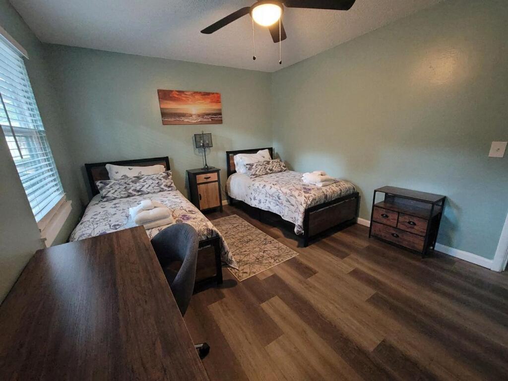Villa Hhi Homes- Newly Renovated Cozy Modern Pet-friendly Villa-ideal Location *