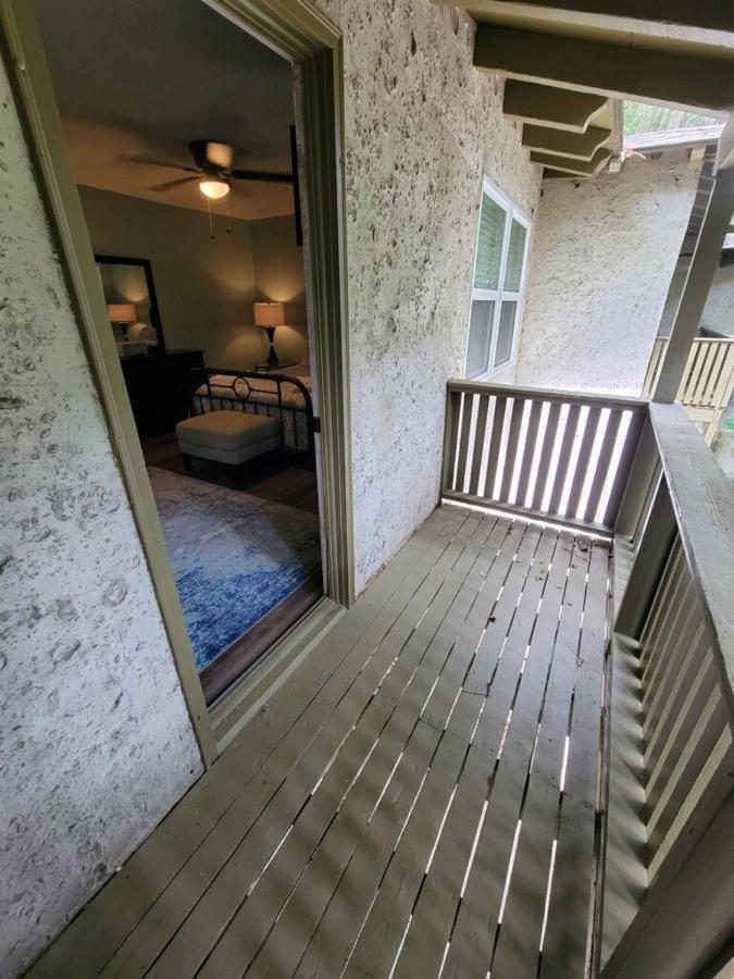 Hhi Homes- Newly Renovated Cozy Modern Pet-friendly Villa-ideal Location Villa