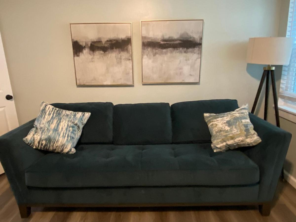 Hhi Homes- Newly Renovated Cozy Modern Pet-friendly Villa-ideal Location Villa