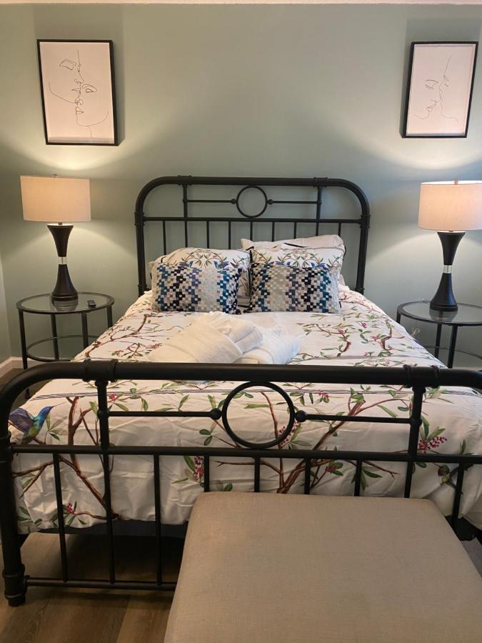 Hhi Homes- Newly Renovated Cozy Modern Pet-friendly Villa-ideal Location