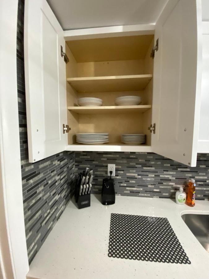 Hhi Homes- Newly Renovated Cozy Modern Pet-friendly Villa-ideal Location