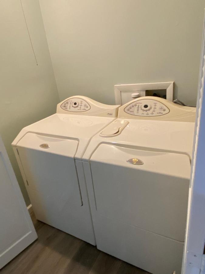 Villa Hhi Homes- Newly Renovated Cozy Modern Pet-friendly Villa-ideal Location *