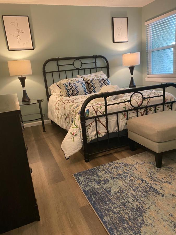 Hhi Homes- Newly Renovated Cozy Modern Pet-friendly Villa-ideal Location Villa *