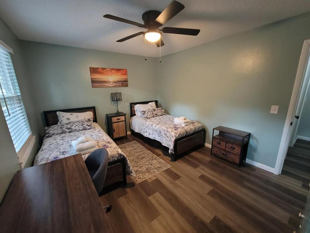 Hhi Homes- Newly Renovated Cozy Modern Pet-friendly Villa-ideal Location *